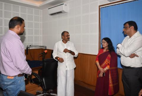 Dr. L. Murugan, Honourable MoS for I&B and Parliamentary Affairs inaugurated the Incubation centre at IIMC