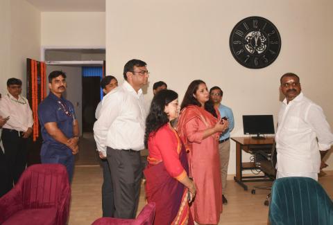 Dr. L. Murugan, Honourable MoS for I&B and Parliamentary Affairs inaugurated the Incubation centre at IIMC